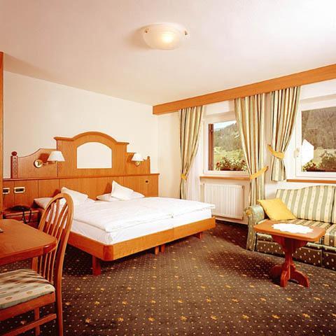 Hotel Scoiattolo 셀바디발가르디나 객실 사진