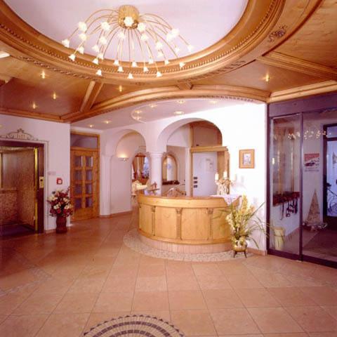 Hotel Scoiattolo 셀바디발가르디나 외부 사진